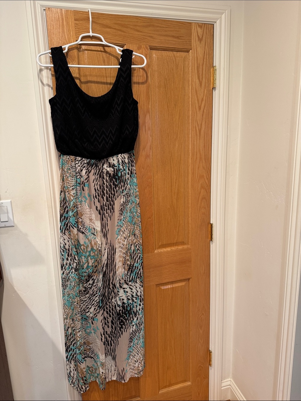 AUW Black & Teal Printed Sleeveless Maxi Dress